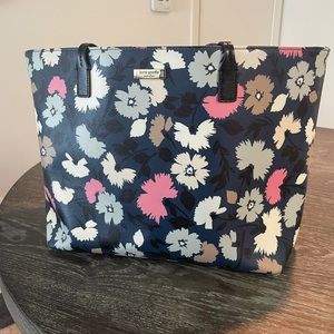 Kate spade shoulder bag- barely used